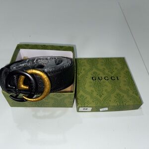 Gucci Men's Belt in Black with Gold Buckle